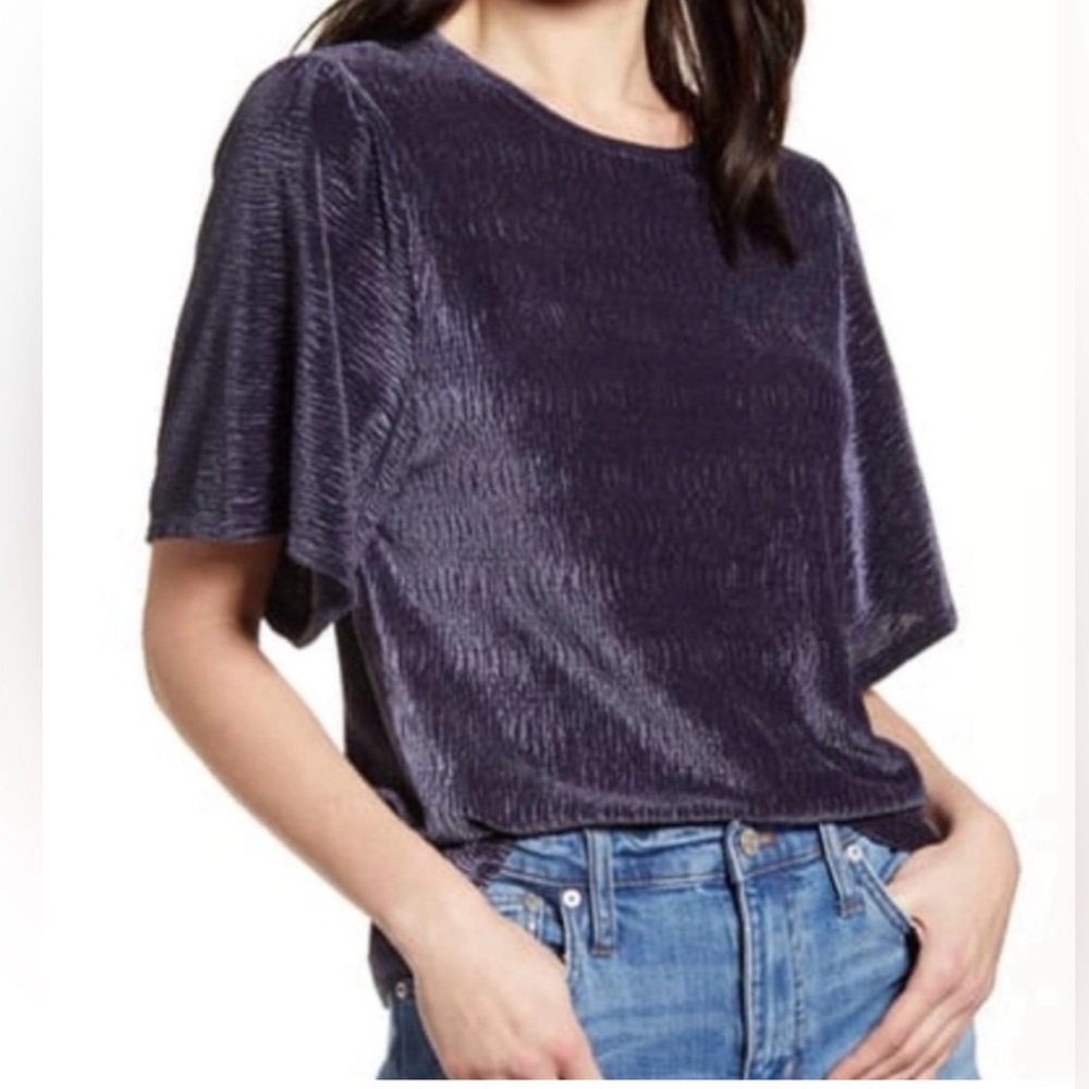 Madewell || crinkle velvet flutter sleeve top in navy